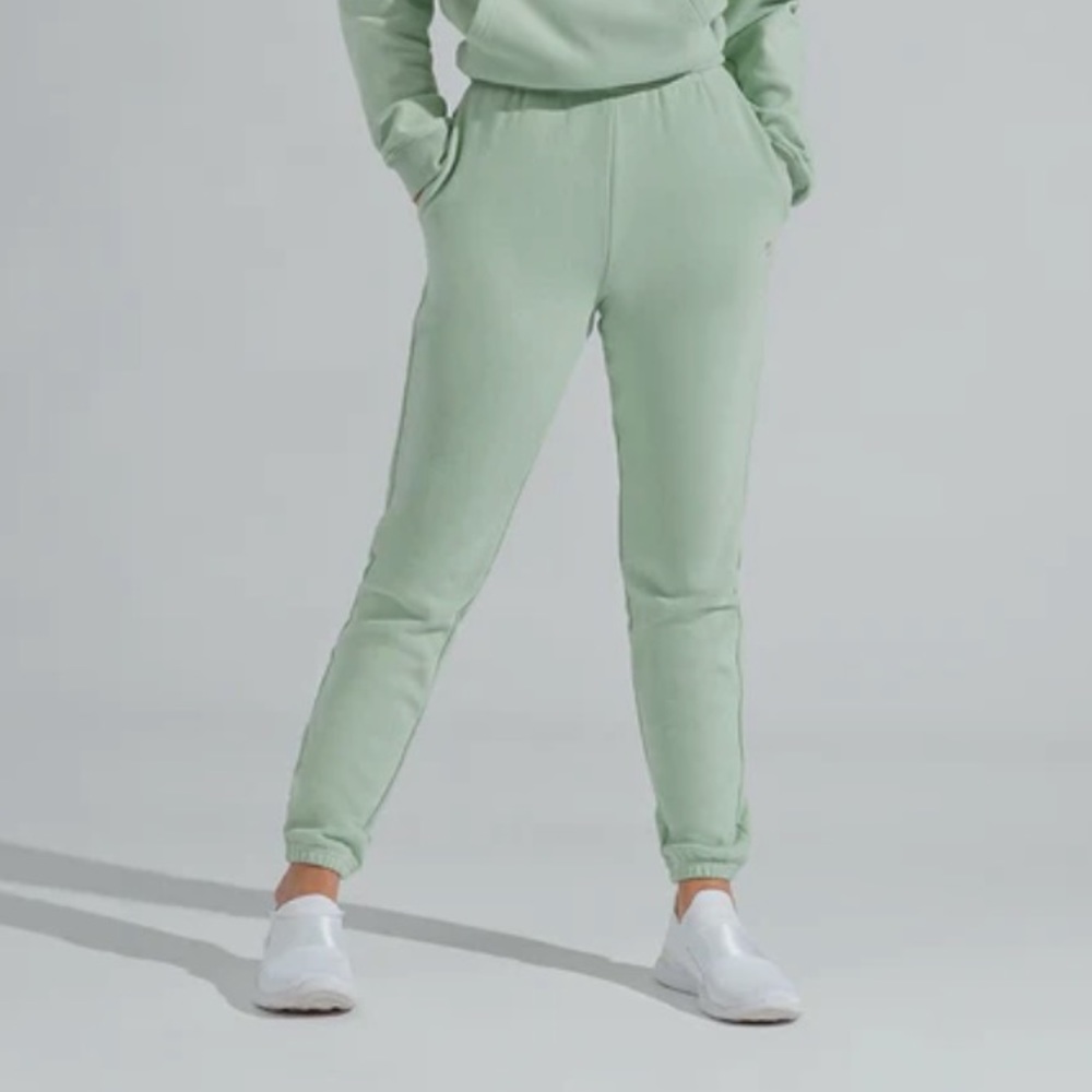 Buffbunny cloud joggers medium like new